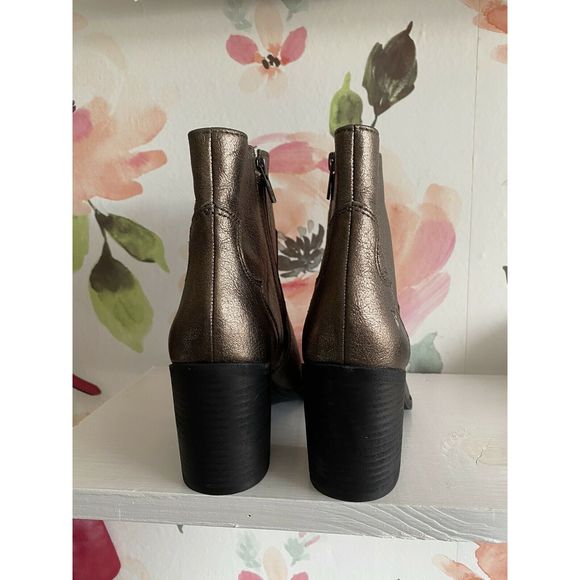 Frye Flynn Short Inside Zip Ankle Boot in Pewter - Picture 4 of 5